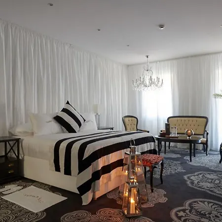 Hotel Erla Boutique 4*