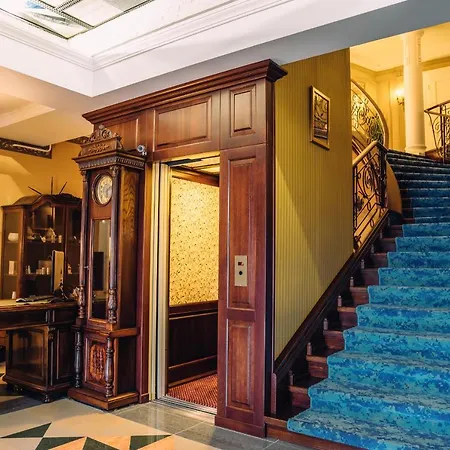 Hotel Erla Boutique 4*
