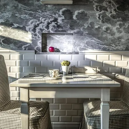 Erla Boutique 4*