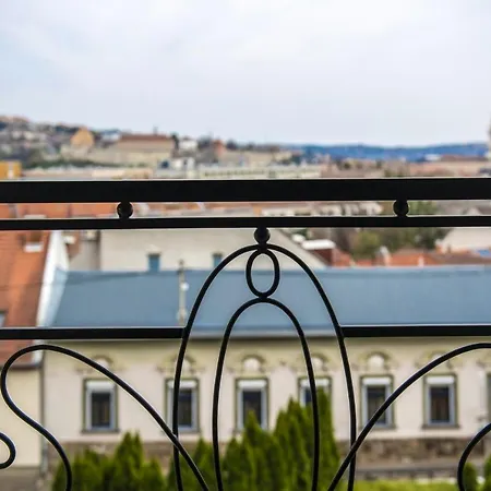 Erla Boutique 4* Eger