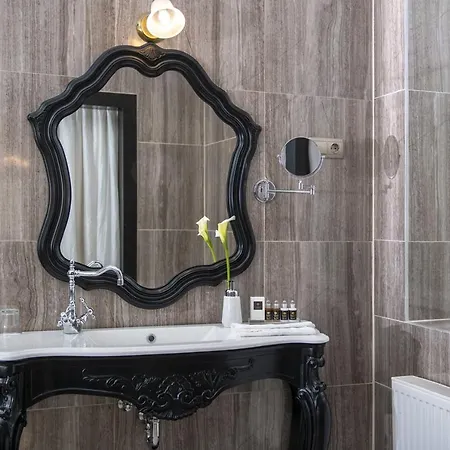 Hotel Erla Boutique 4*