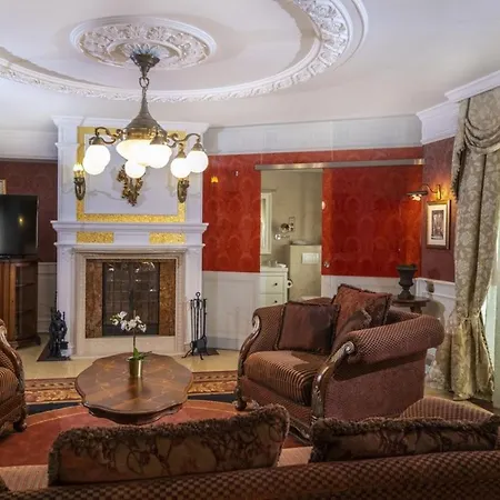 Erla Boutique فندق