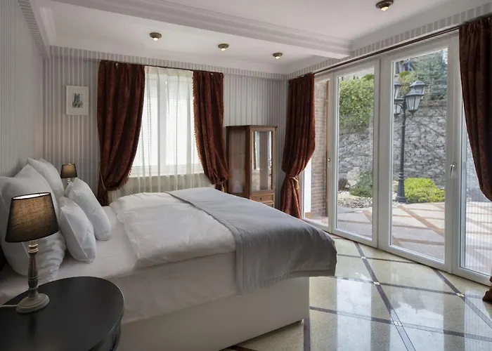 Hotel Erla Boutique 4*