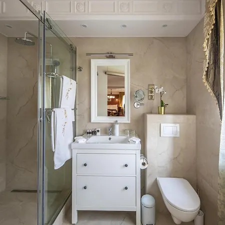 Erla Boutique 4*