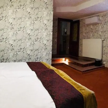 Erla Boutique 4* 埃格尔