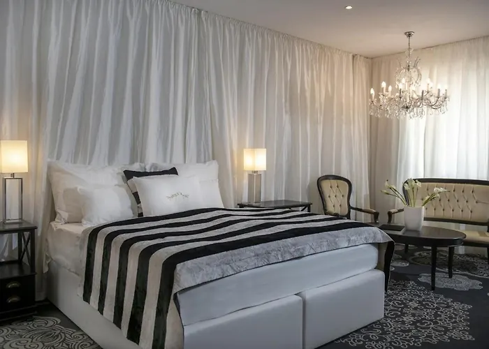 Erla Boutique מלון אגר